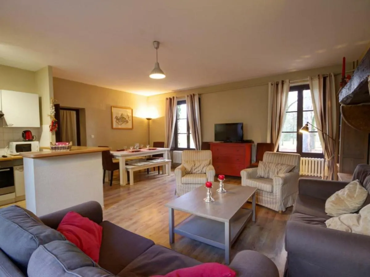 Holiday home Gite De Charme Avec Parc, Tennis Et Salle De Jeux Pres D'Un Chateau A Parigny - Fr-1-496-160 France