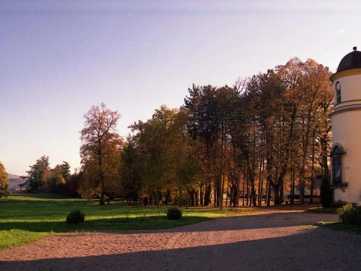 Gite De Charme Avec Parc, Tennis Et Salle De Jeux Pres D'Un Chateau A Parigny - Fr-1-496-160 0*, Parigny (Loire)
