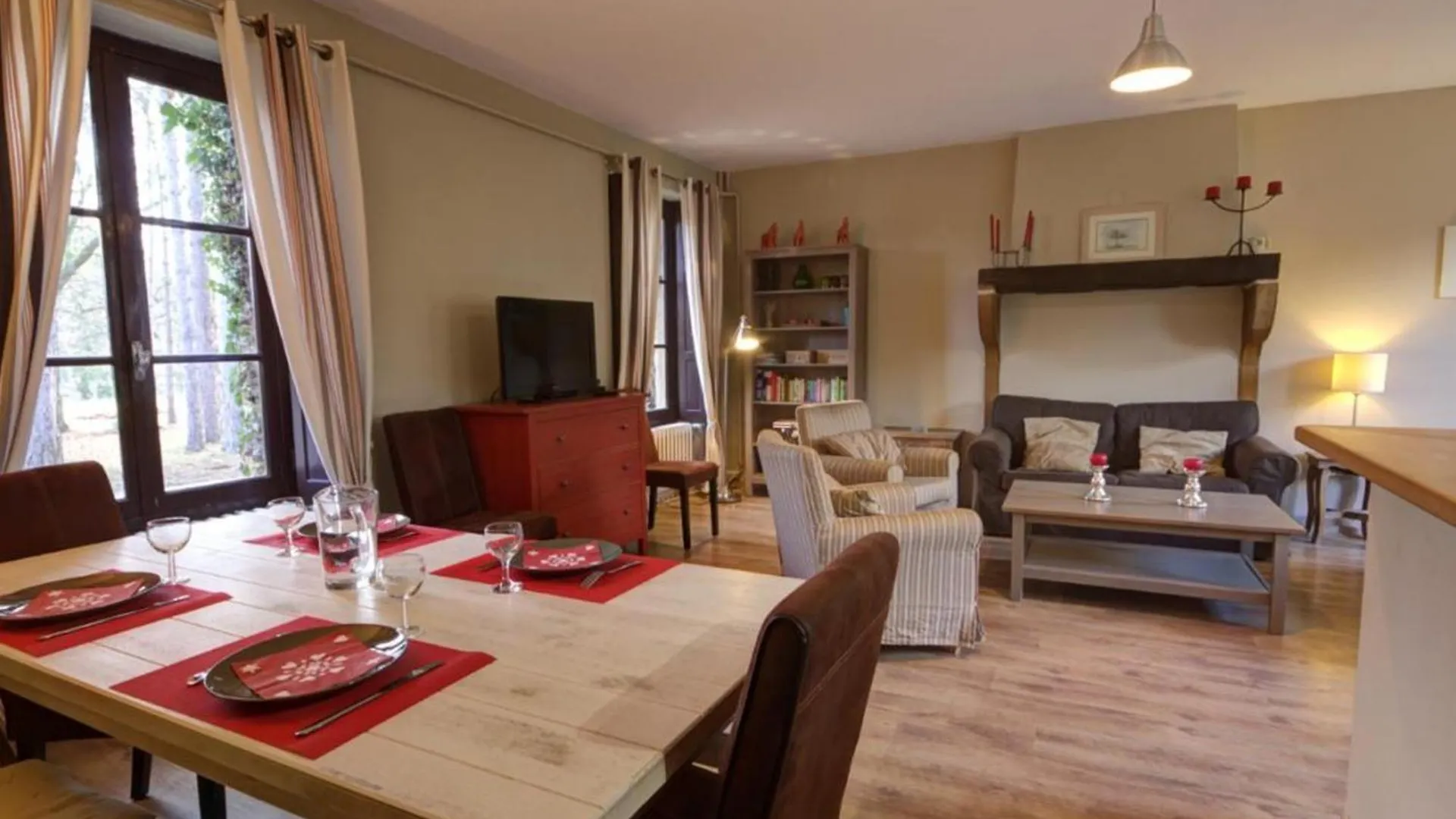 Casa de Férias Gite De Charme Avec Parc, Tennis Et Salle De Jeux Pres D'Un Chateau A Parigny - Fr-1-496-160